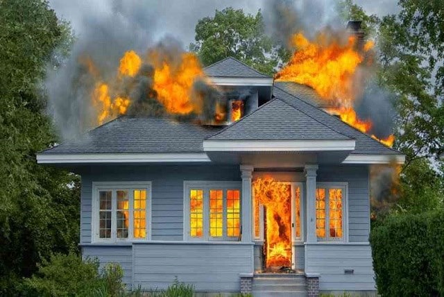 Chiêm bao thấy nhà mình cháy rất lớn là điềm báo những chuyện không hay xảy ra